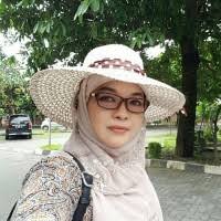 Foto Dr. Tadkiroatun Musfiroh